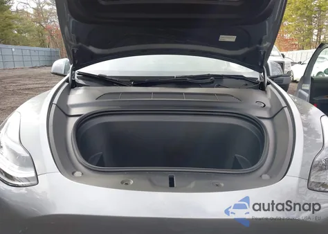 2024 Tesla Model Y Long Range Dual Motor All-Wheel Drive из США, поврежденный, VIN 7SAYGAEE0RF193955